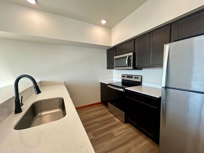 Building Photo - Orca 2