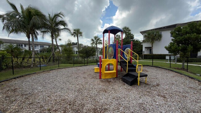 Foto del edificio - 761 Pioneer Way