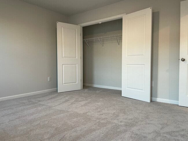 Building Photo - 1300 Rosepine Dr