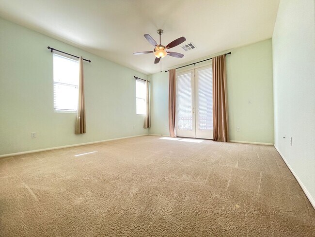 Foto del edificio - 3 Bedroom 2 1/2 Bath Home - Kitchen w/Gran...