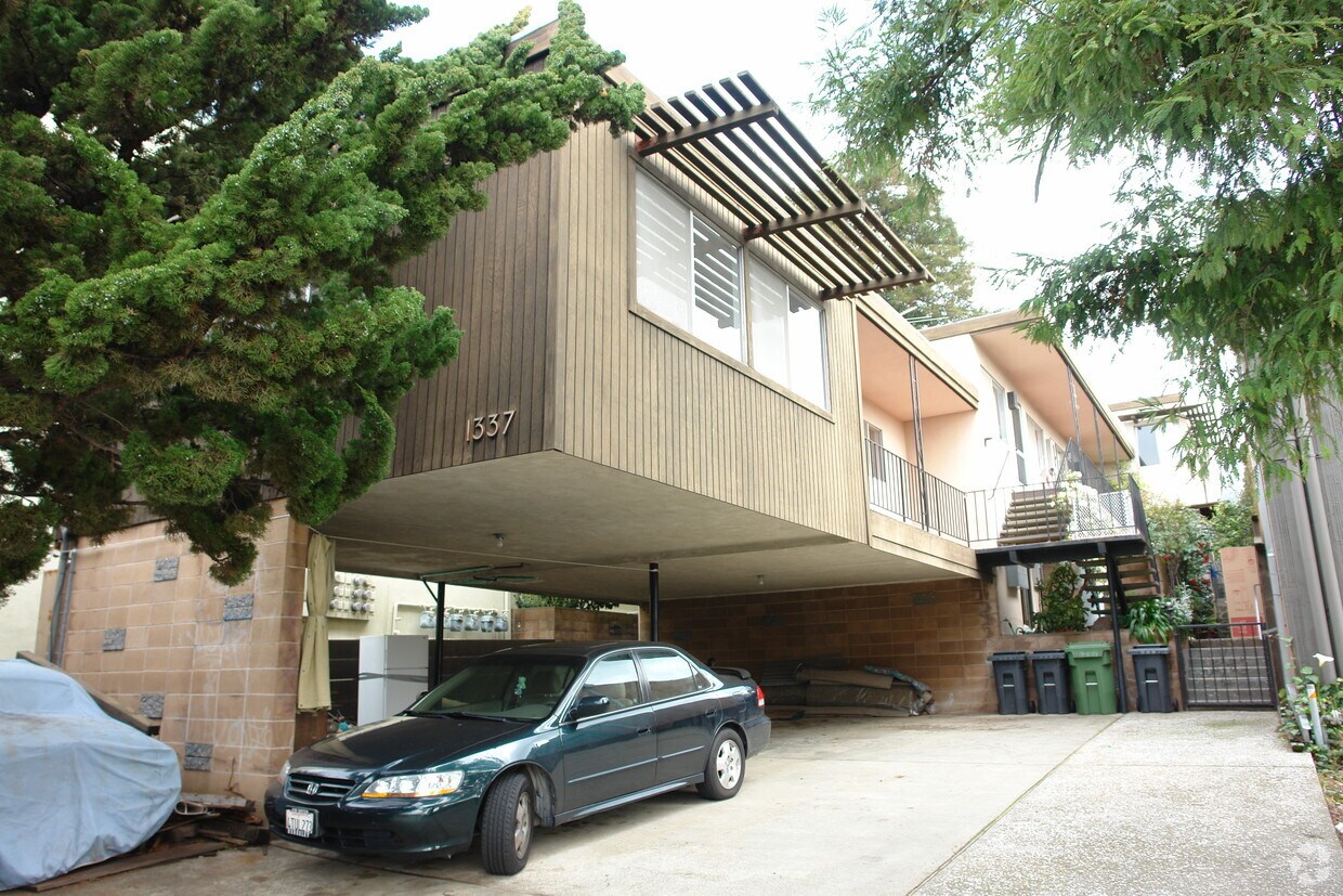 Foto principal - 1337 Henry St
