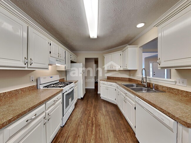 Foto del edificio - 515 Chaseridge Dr