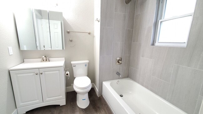 Building Photo - Beautifully updated home on Chippewa Road