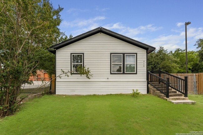 Photo - 928 Hedges St Apartment