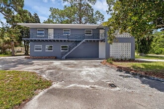 Building Photo - 315 Bayview St