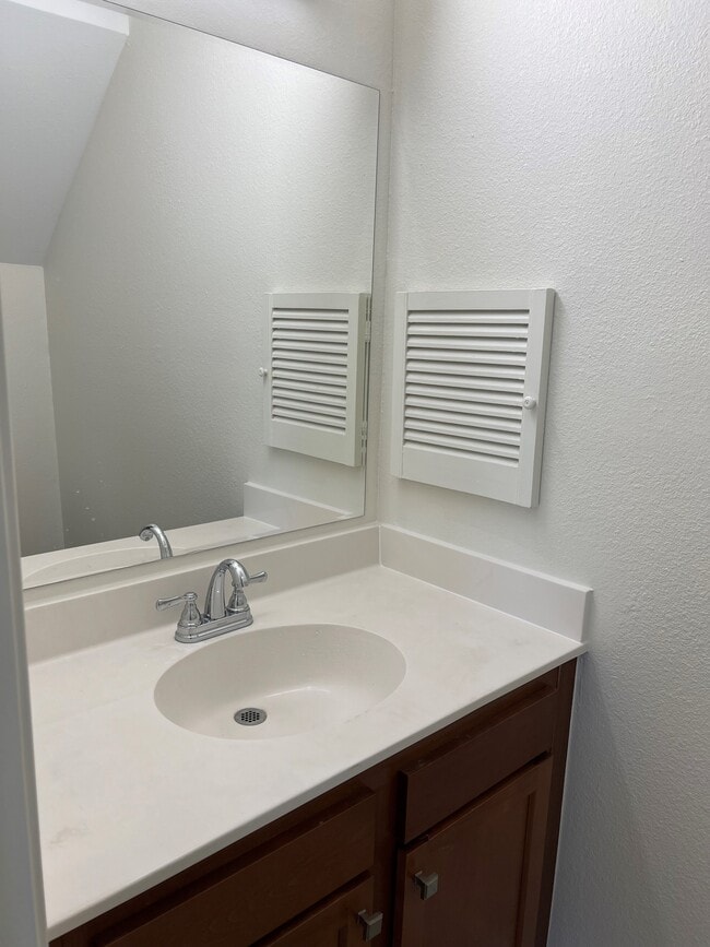 Foto del edificio - 1204 Cambridge Dr