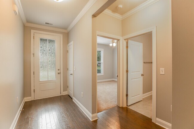 Foto del edificio - 149 Laurel Hill Pl