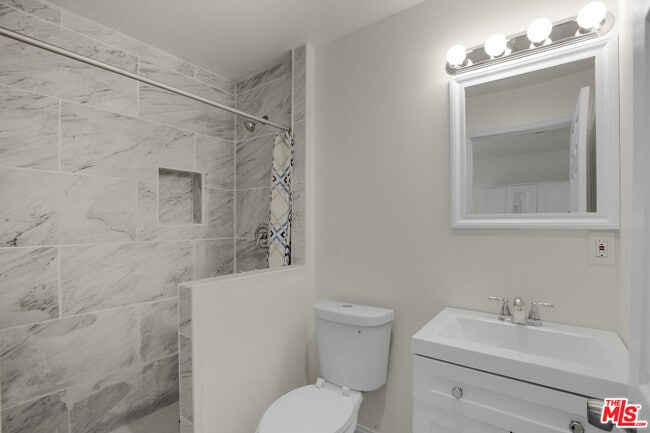 Building Photo - 7705 Baird Ave