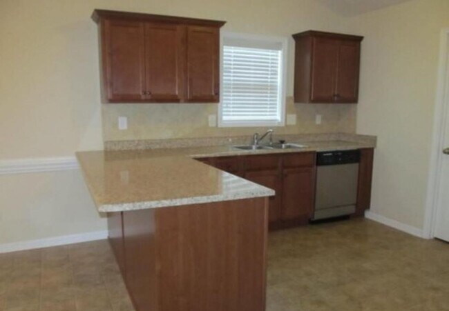 Building Photo - 2631 Green Heron Dr
