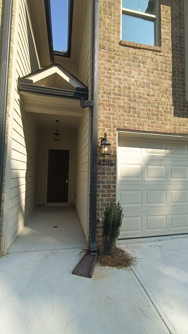 Building Photo - Brand New Townhouse in Lilburn