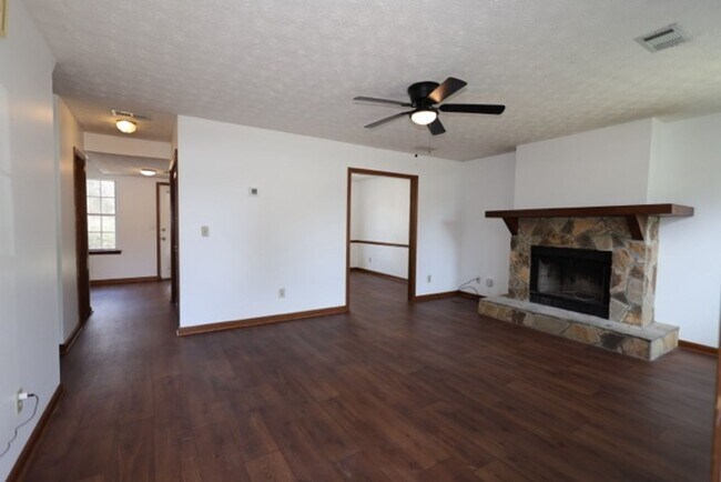 Foto del edificio - 3 Bedroom Home for Rent! (Duluth, GA)