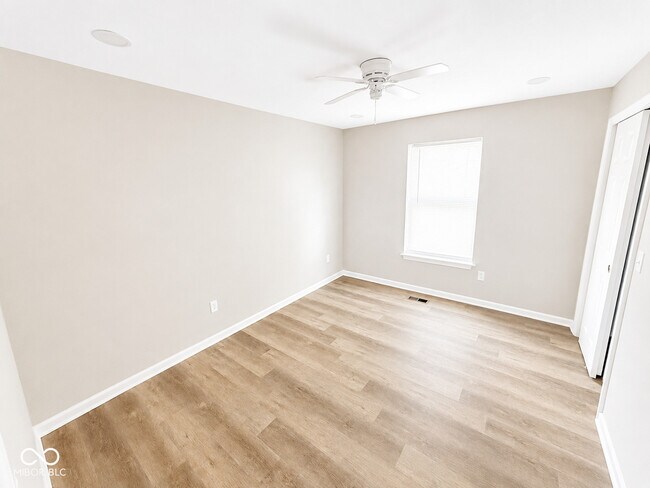 Foto del edificio - 2511 Columbia Ave