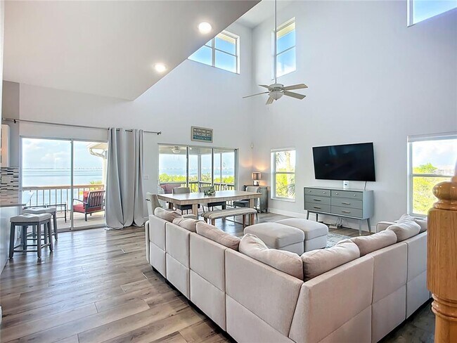 Foto del edificio - 2426 69th Ave W