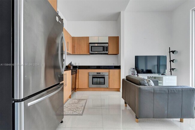 Foto del edificio - 300 S Biscayne Blvd