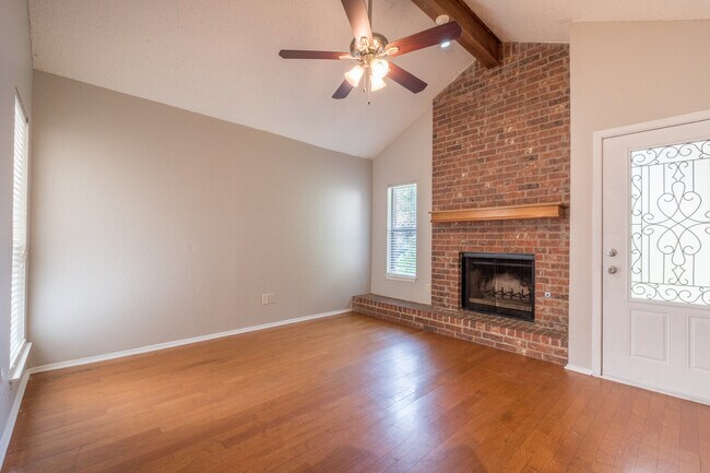 Foto del edificio - Charming 2-Bedroom, 2-Bath Townhouse in Pflugerville!