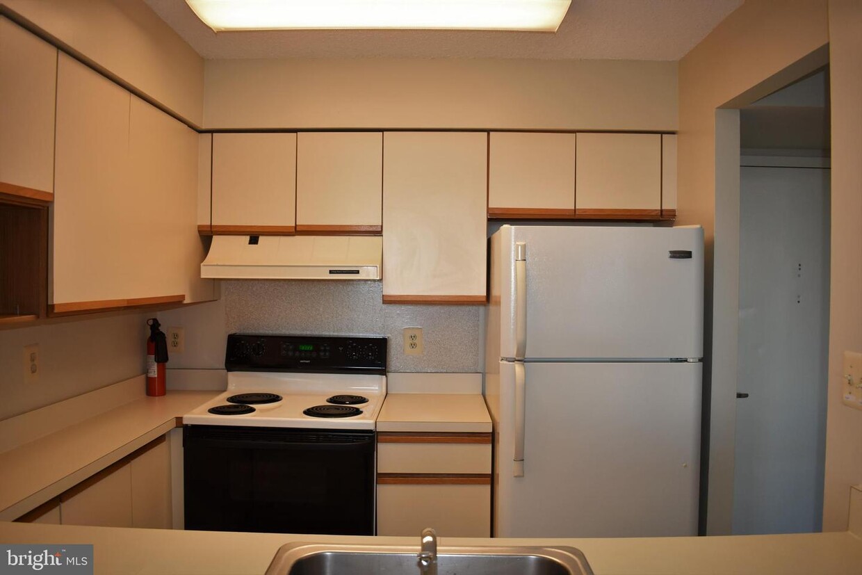 Foto principal - 10101 Grosvenor Pl