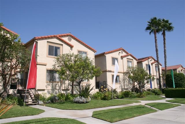 Exterior View - Bel Air Manor Apartments