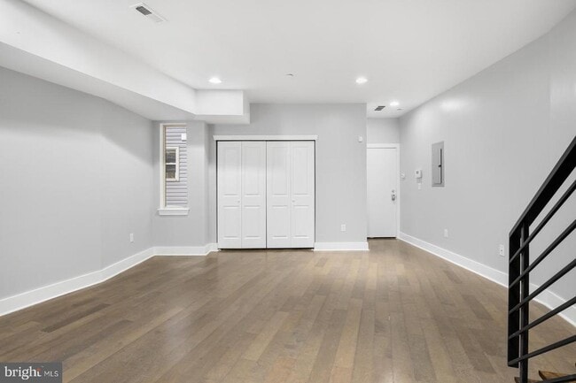 Building Photo - 2512 Frankford Ave