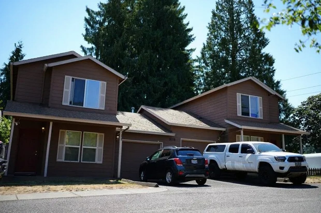 Spacious 3 Bed 2 Bath Townhome * Available July! - Spacious 3 Bed 2 Bath Townhome * Available July!