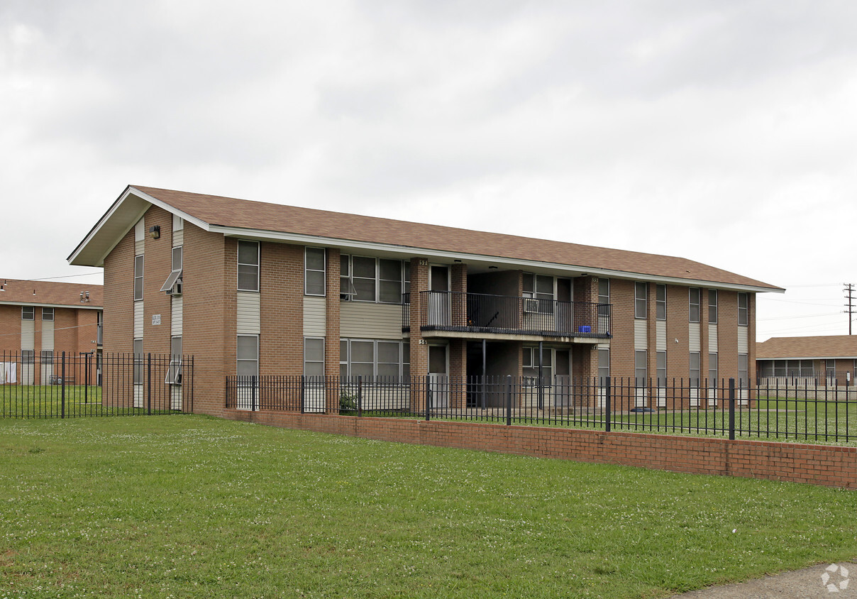 Primary Photo - Homes at Pine Crossing