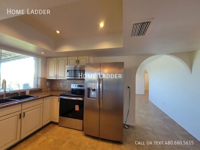 Foto del edificio - 16336 E Bainbridge Ave