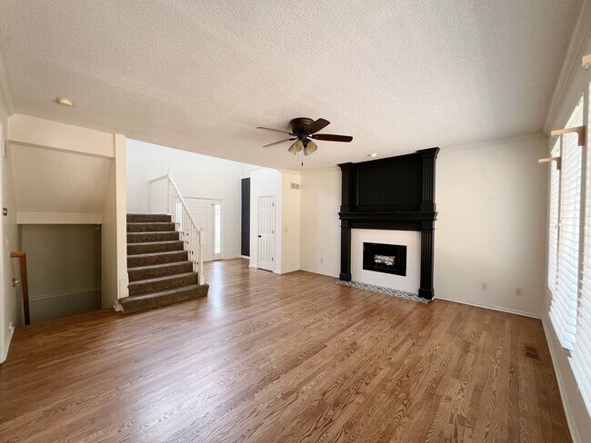 Foto del edificio - COMING SOON: Charming 3-Bedroom Home with ...