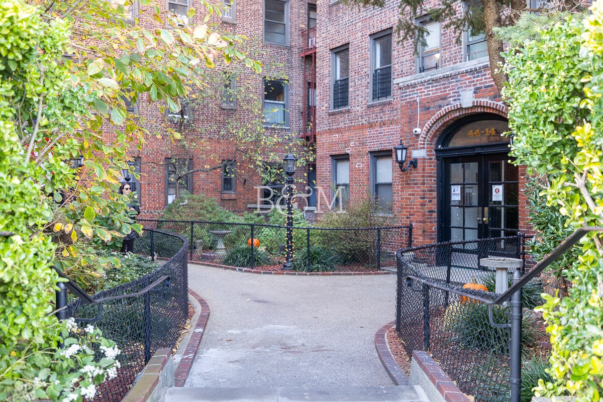 4414 Newtown Rd Unit 3S, Queens, NY 11103 Apartment for Rent in