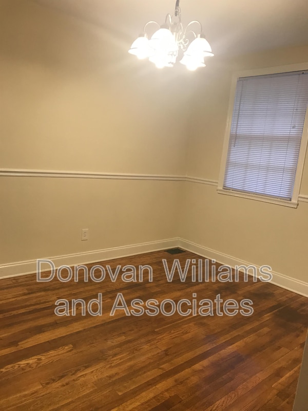 Building Photo - 2200 Thurmond Pl