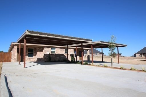 Foto del edificio - No Water Bill. No Lawn Care. Just Move In. | 3BD/2BA Duplex in Weatherford TX | Ready Now — Act F...