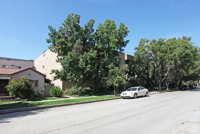 Building Photo - Peach Grove Apartments