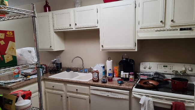 Building Photo - 11142 Xavier Rd