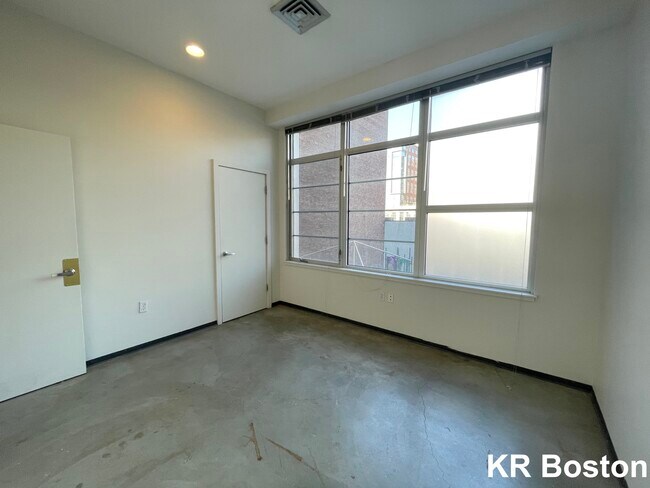 Foto del edificio - 117 E Berkeley St