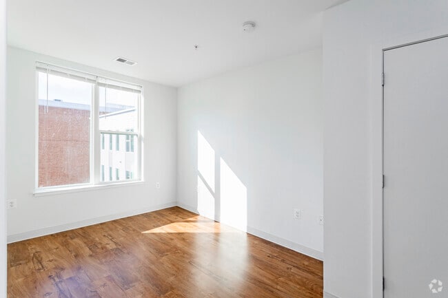 2 BR, 2 BA - 932 SF - South Cap