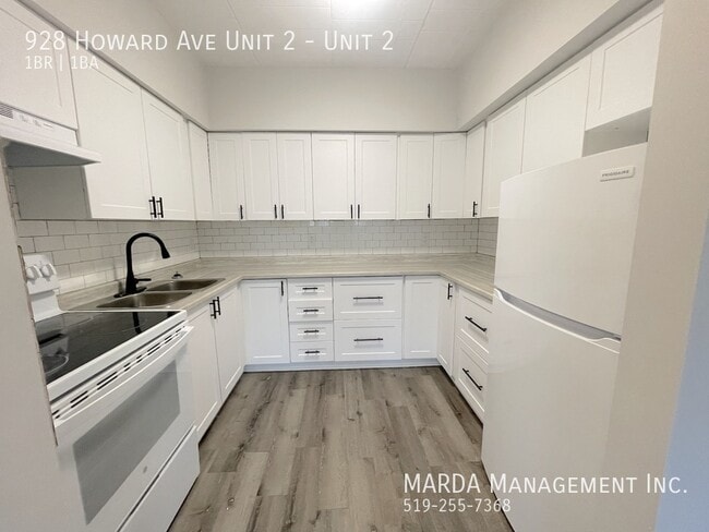 Building Photo - MODERN 1 BED/1 BATH MAIN FLOOR UNIT + HYDRO