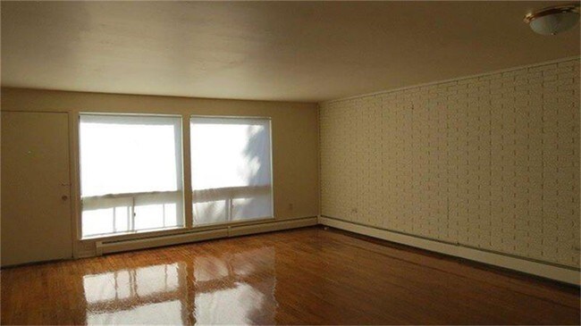 Building Photo - 360-362 Tokeneke Rd