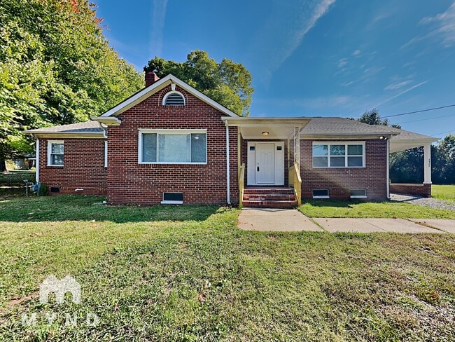 Building Photo - 4922 Statesville Rd