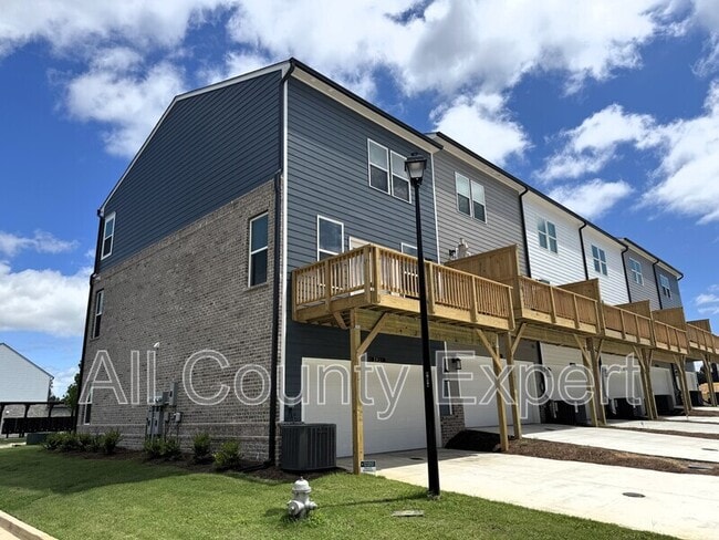 Building Photo - 2817 Beacon Bend Xing