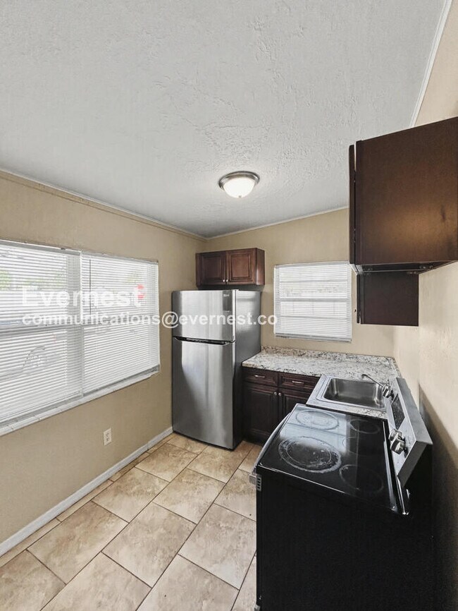 Foto del edificio - 2925 N 46th St