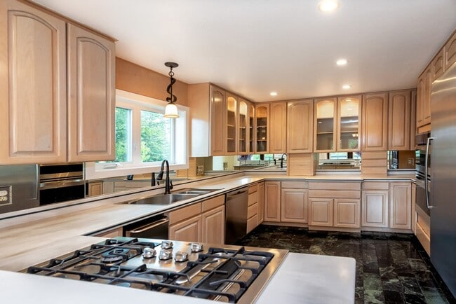 Photo - 11071 Mountain Lake Dr House