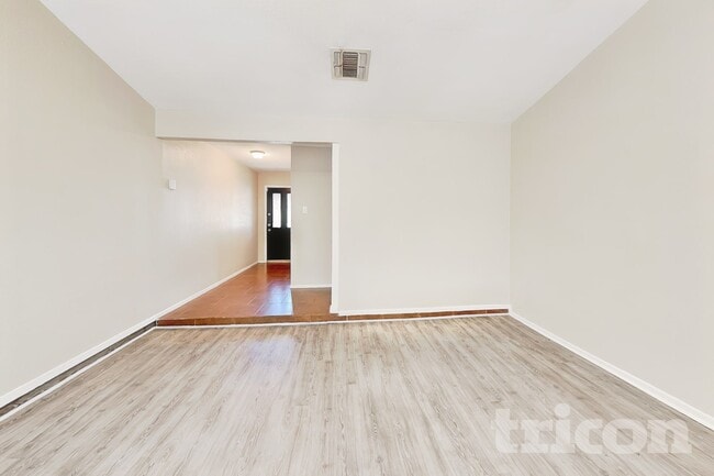 Building Photo - 6227 Ridge Pl St
