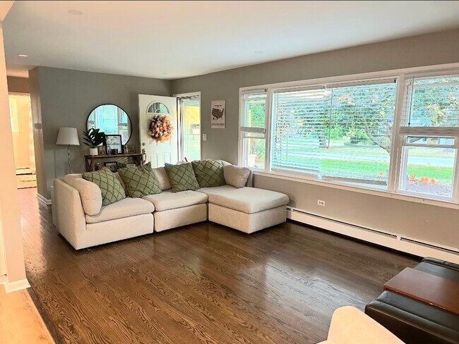 Foto del edificio - 519 Oakwood Dr