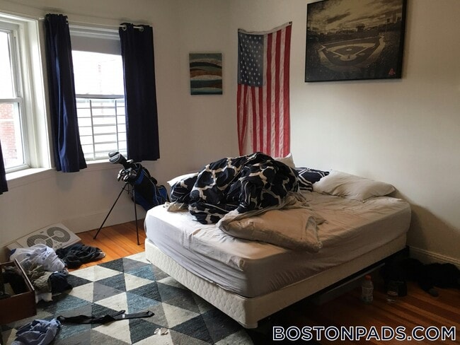 Building Photo - 163 Summer St