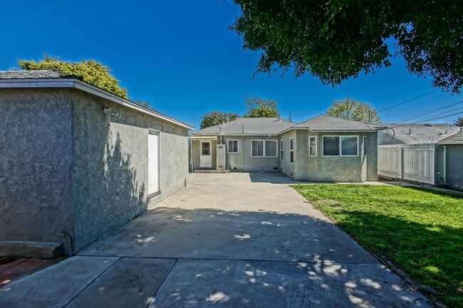 Building Photo - 2911 Blaisdell Ave