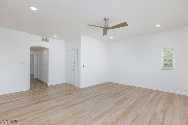 Building Photo - 10720 Amber Ridge Dr