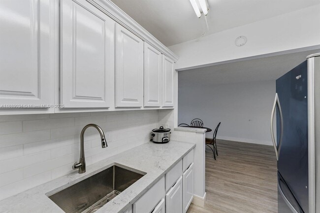 Foto del edificio - 725 Hummingbird Way