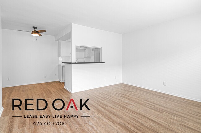 Building Photo - Serene One Bedroom Walk-Up with Wall-Mount...