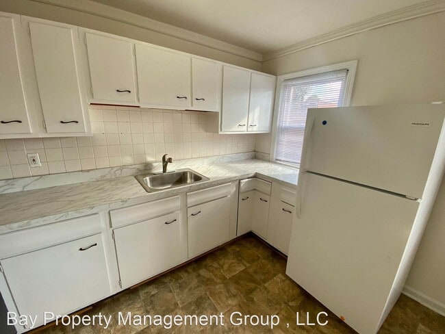 Building Photo - 3 br, 1.5 bath House - 8011 Gray Haven Rd