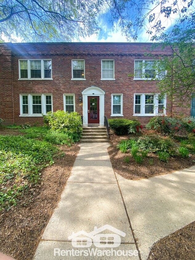 Simply Beautiful, Spacious 2 Bd/1Bth Condo on 50 acres of parklike setting w/ winding paths! - Simply Beautiful, Spacious 2 Bd/1Bth Condo on 50 acres of parklike setting w/ winding paths!