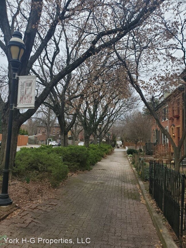 Foto del edificio - 3 br, 1.5 bath House - 343 West Newton Avenue