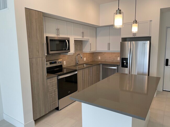Foto del edificio - 7885 NW 107th Ave